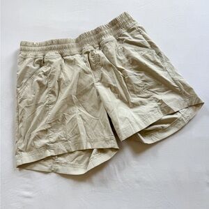 The North Face Womens Shorts 6 Beige Outdoor Hiking Lightweight Casual